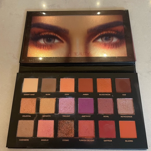 HUDA BEAUTY Other - Huda beauty desert palette